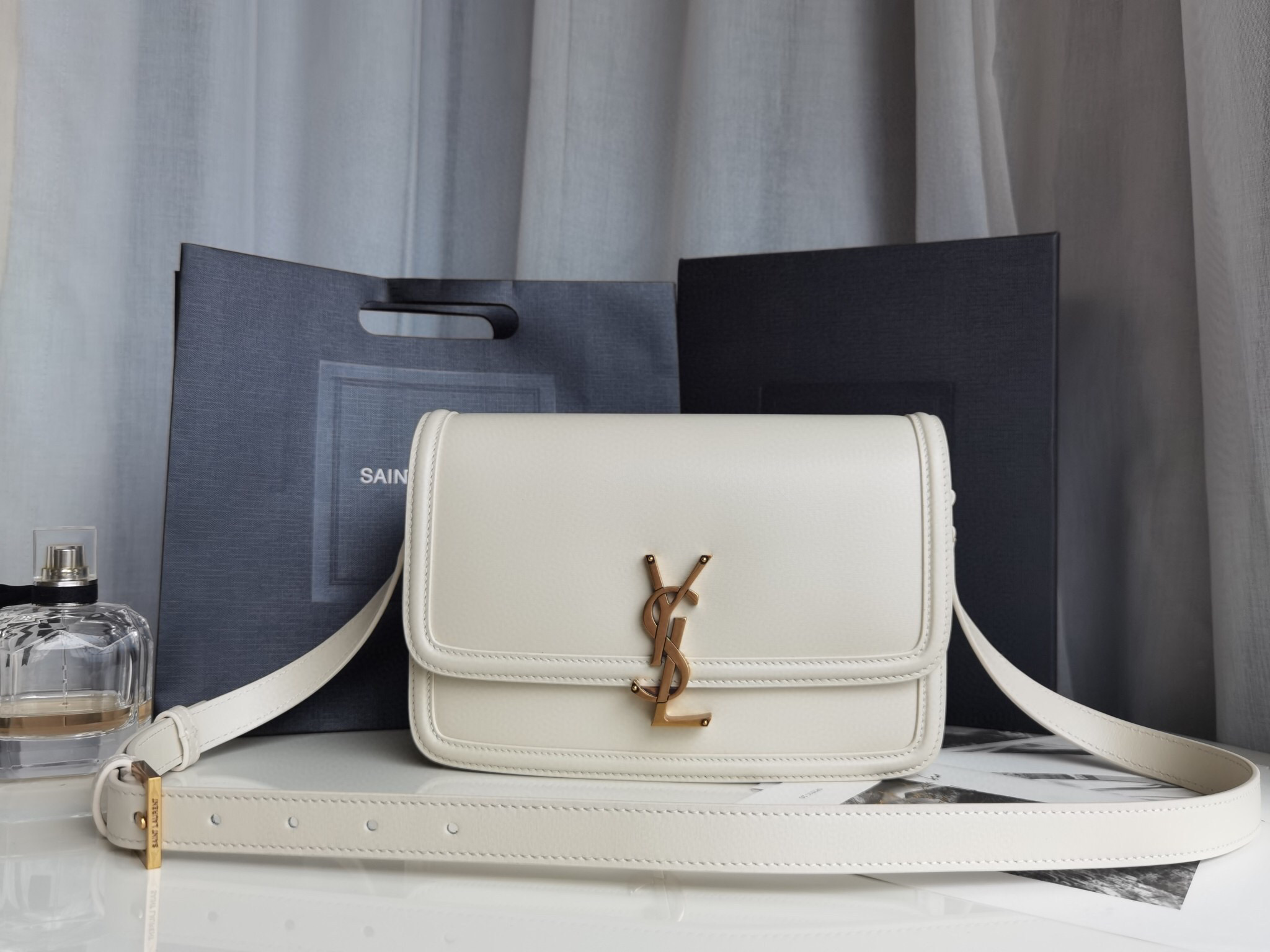 생로랑   여자 가방  634305