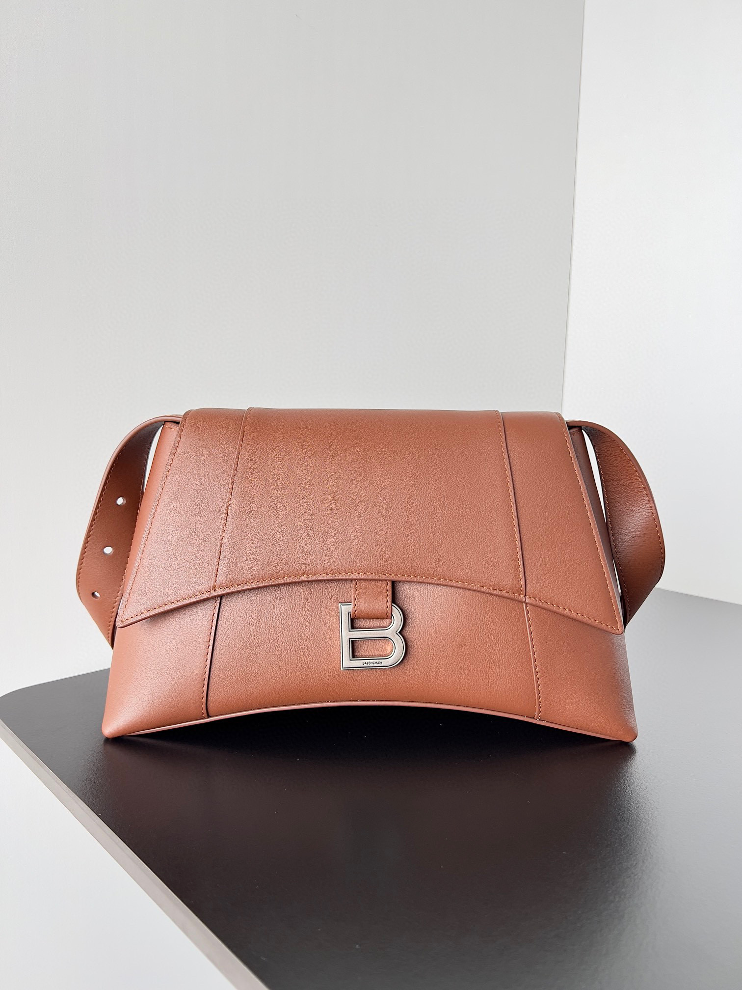 발렌시아가 다운타운 숄더백 라지