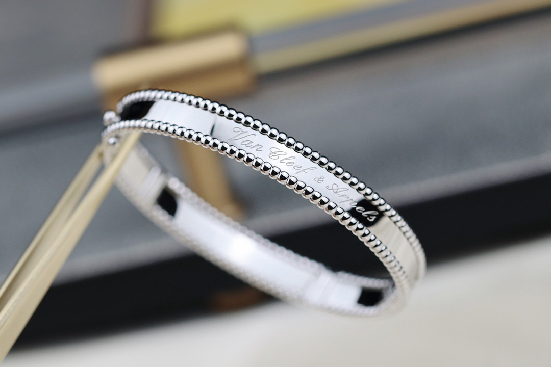 반클리프앤아펠 팔찌