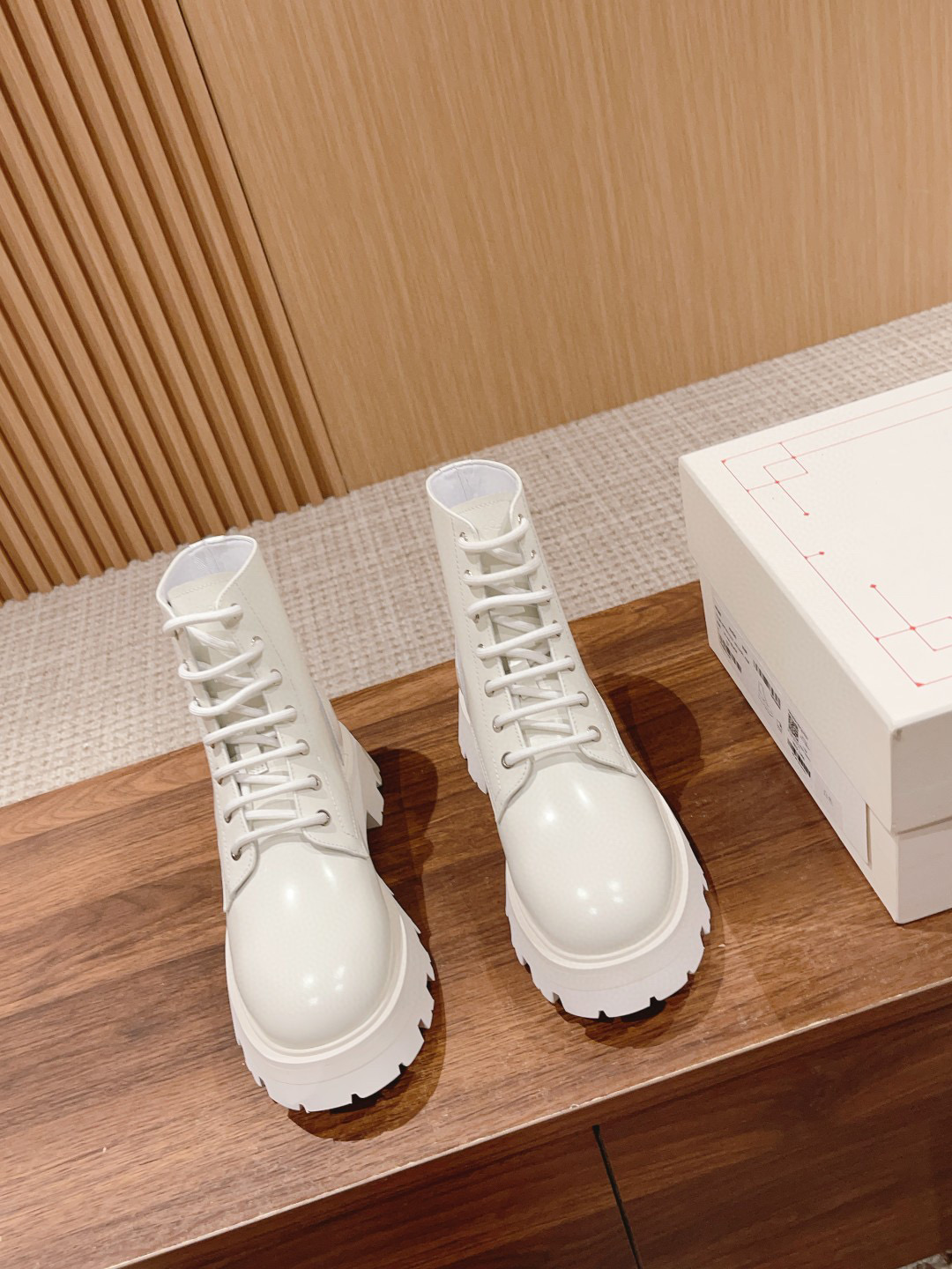 알렉산더 맥퀸 여자 로포신발