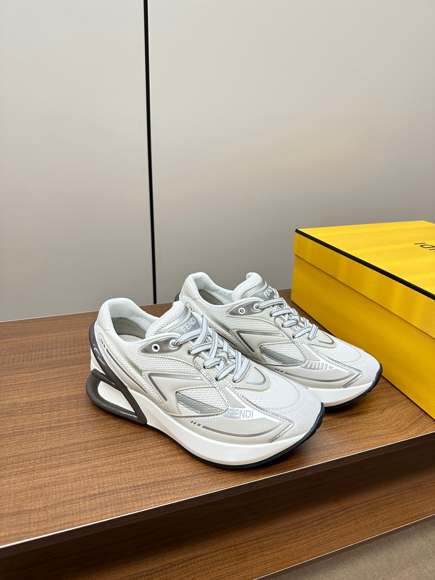 펜디 여자 신발 운동화