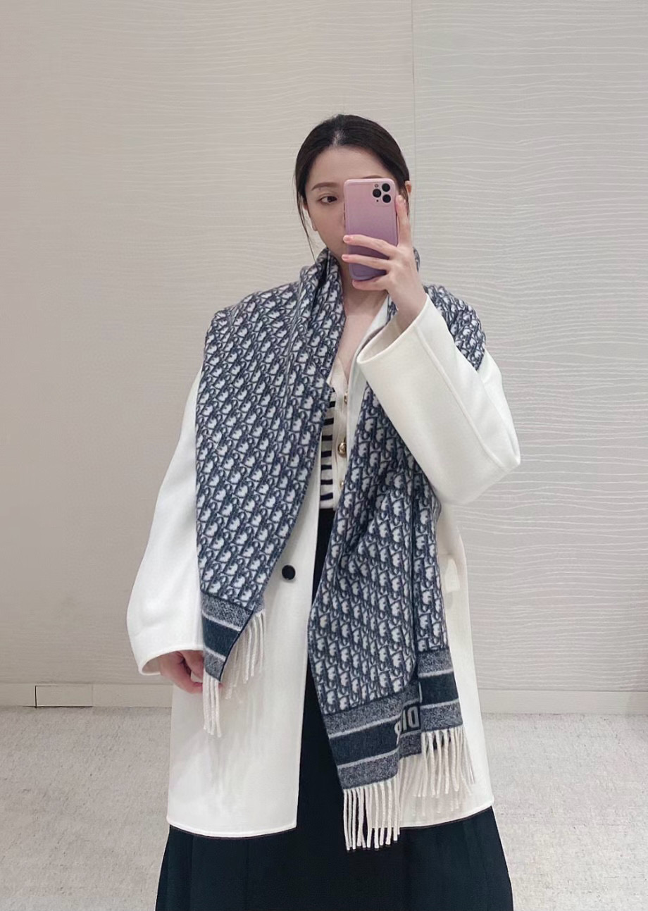 디올 스카프