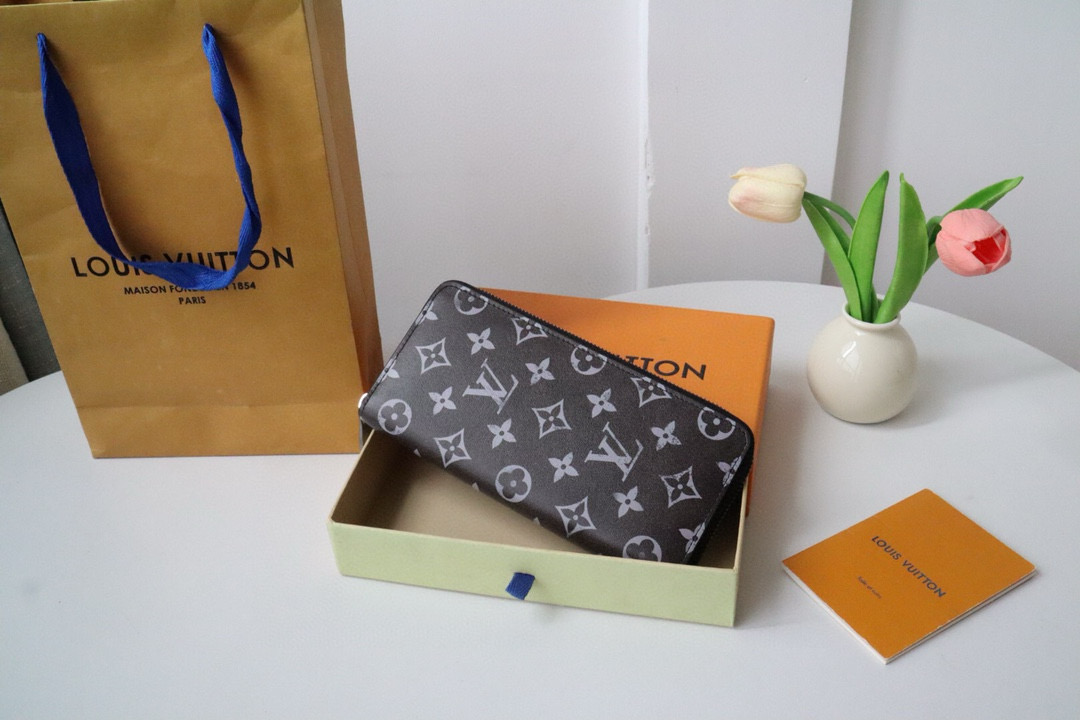 루이비통 남자 장지갑  M11710