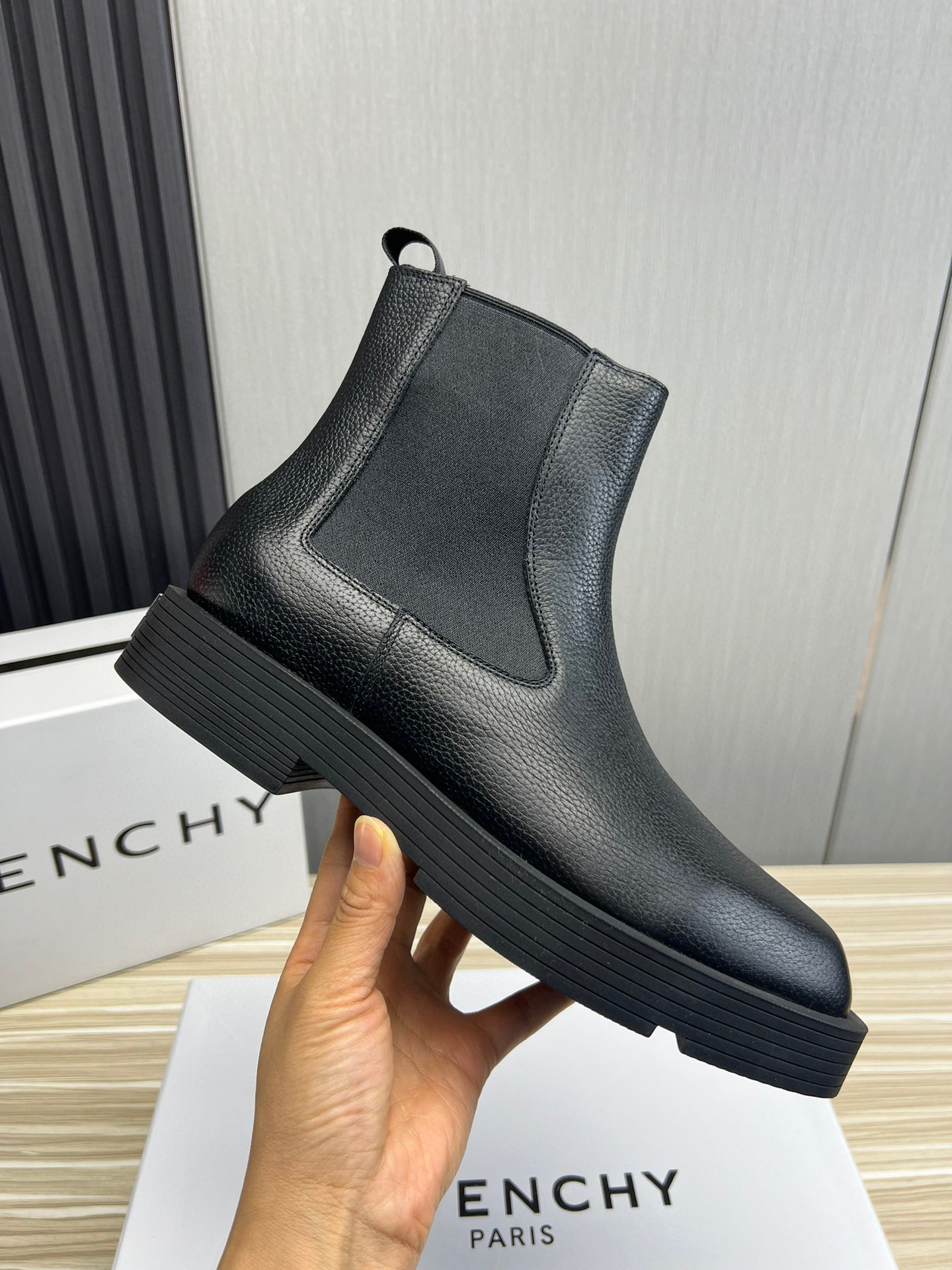 지방시 남자 부츠