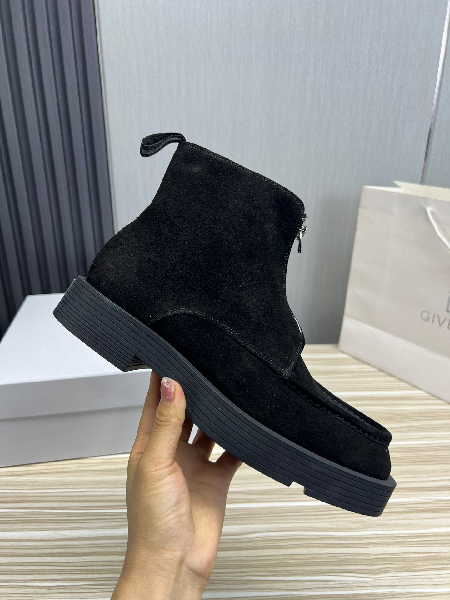 지방시 남자 부츠