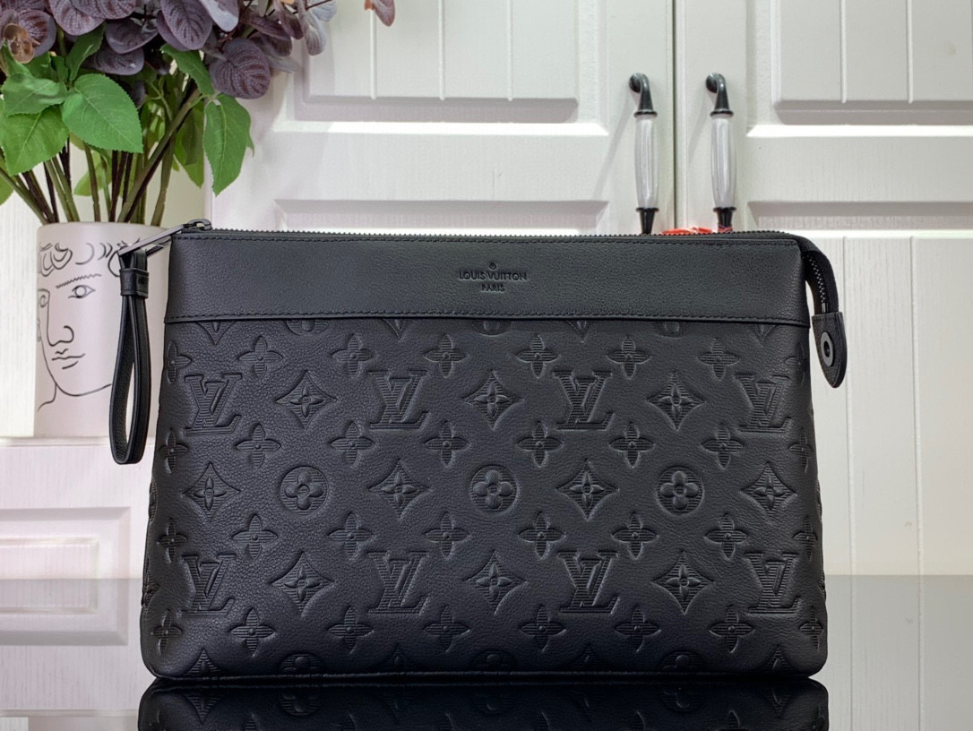 루이비통  클러치백 M82545