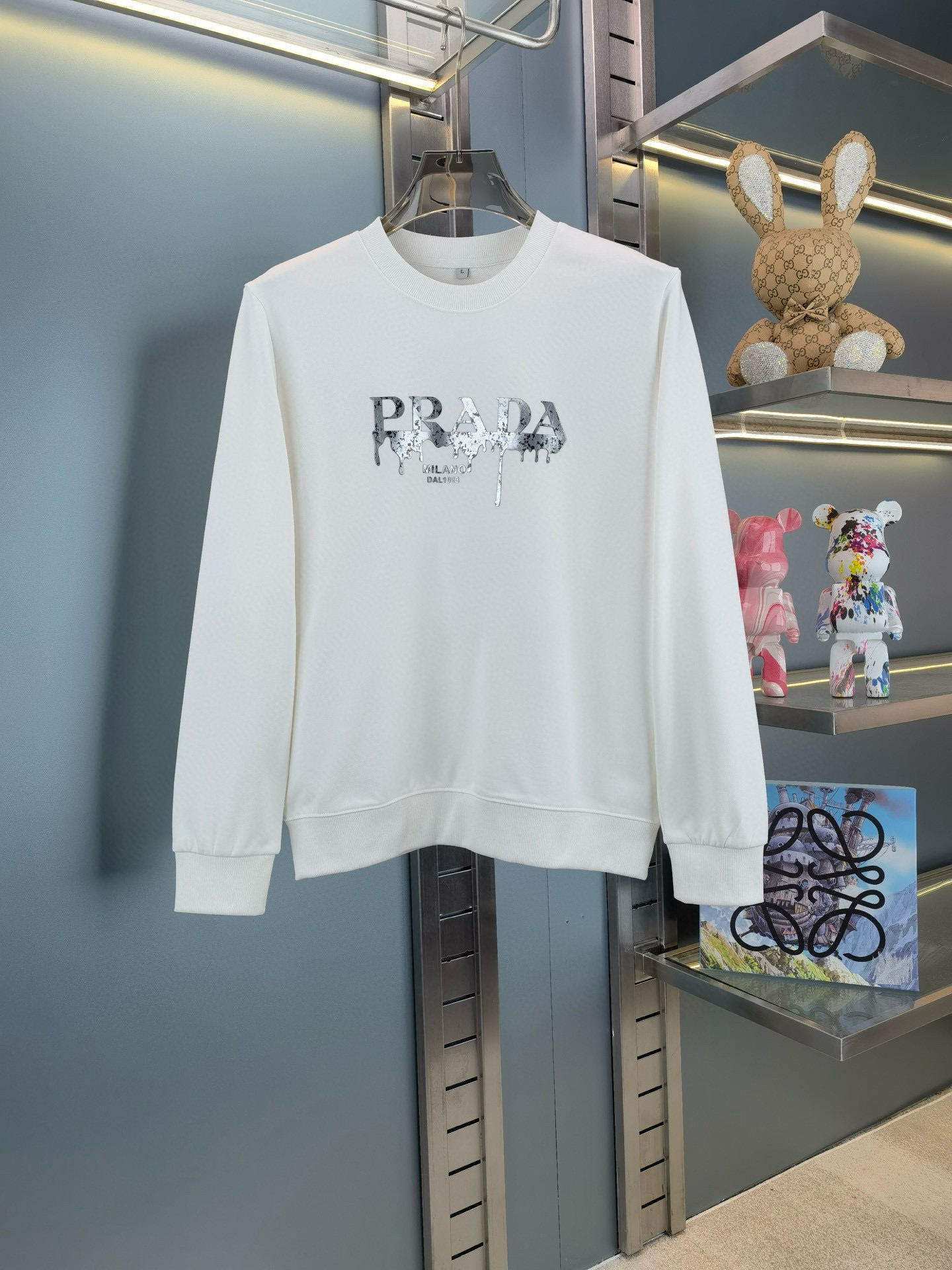 프라다 남자 맨투맨