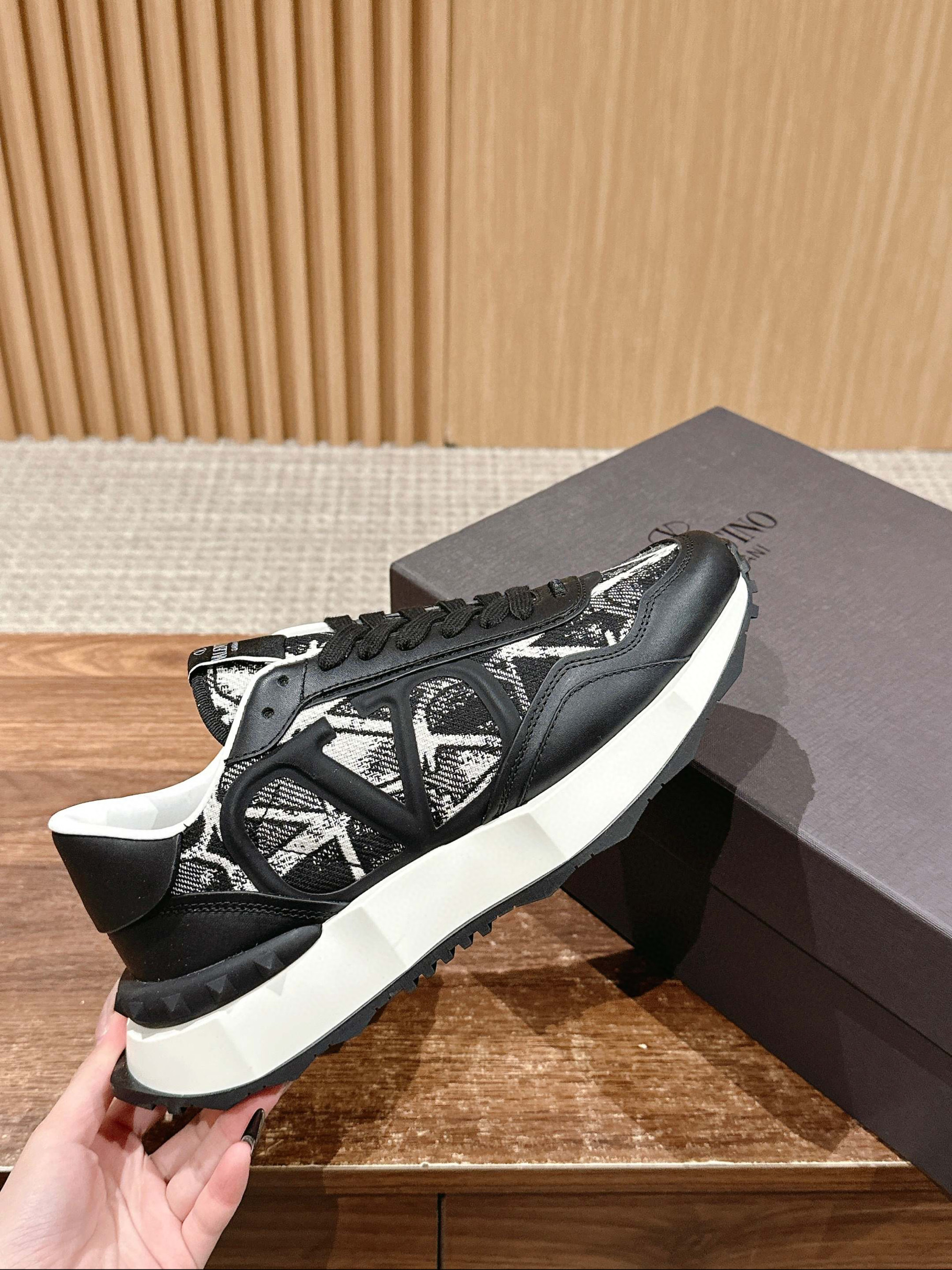 발렌티노 남자 스니커즈 신발 운동화