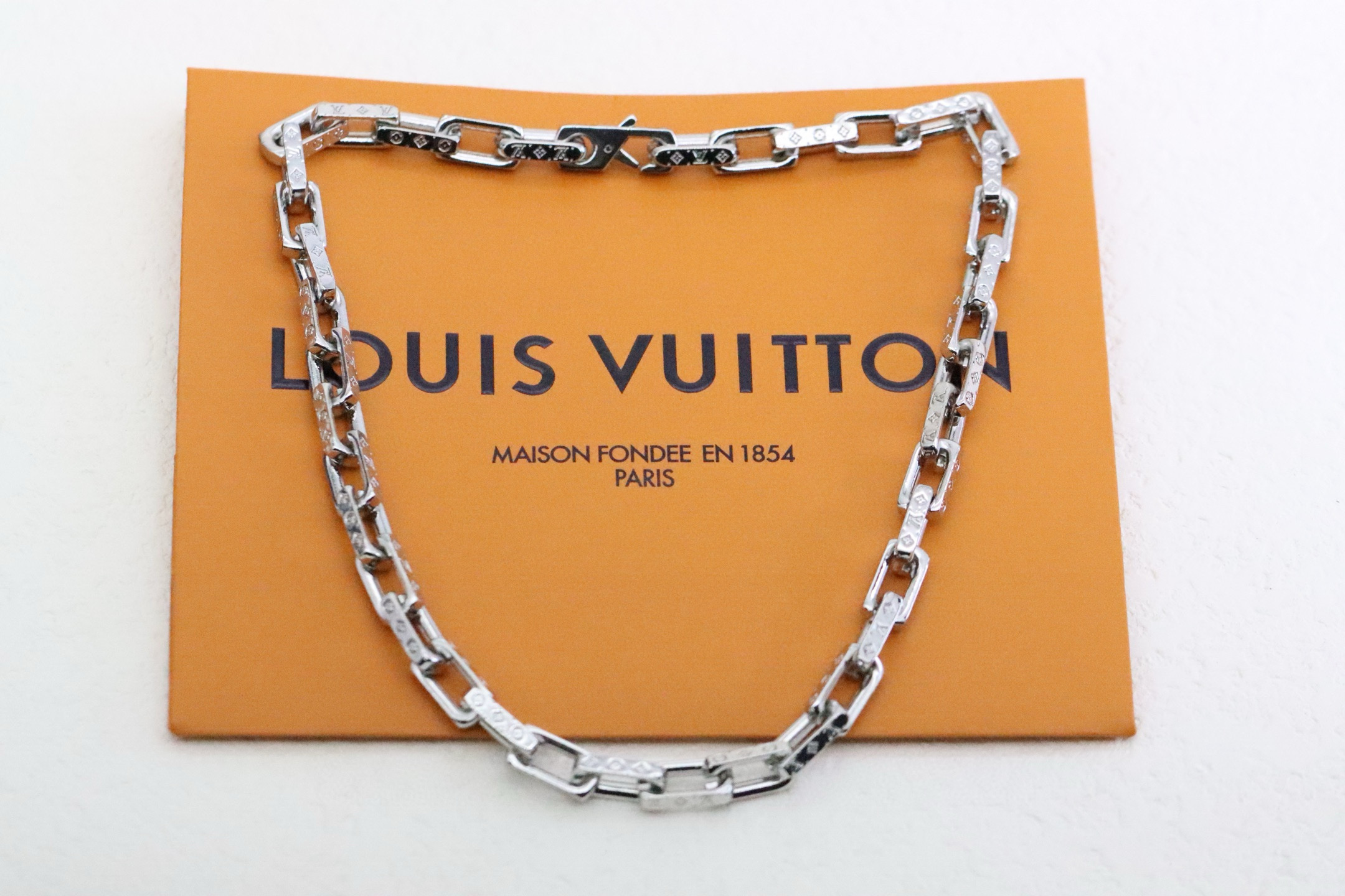 루이비통 목걸이