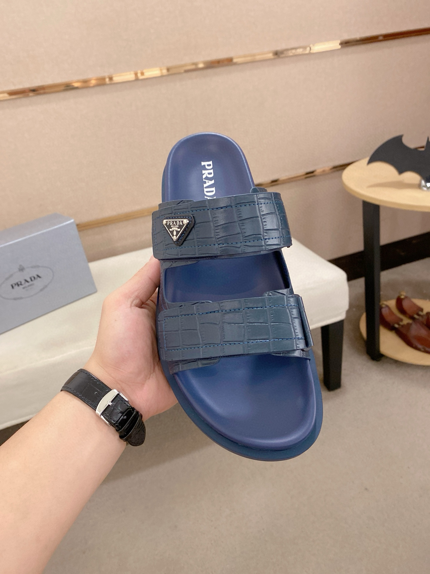 프라다 남자 슬리퍼