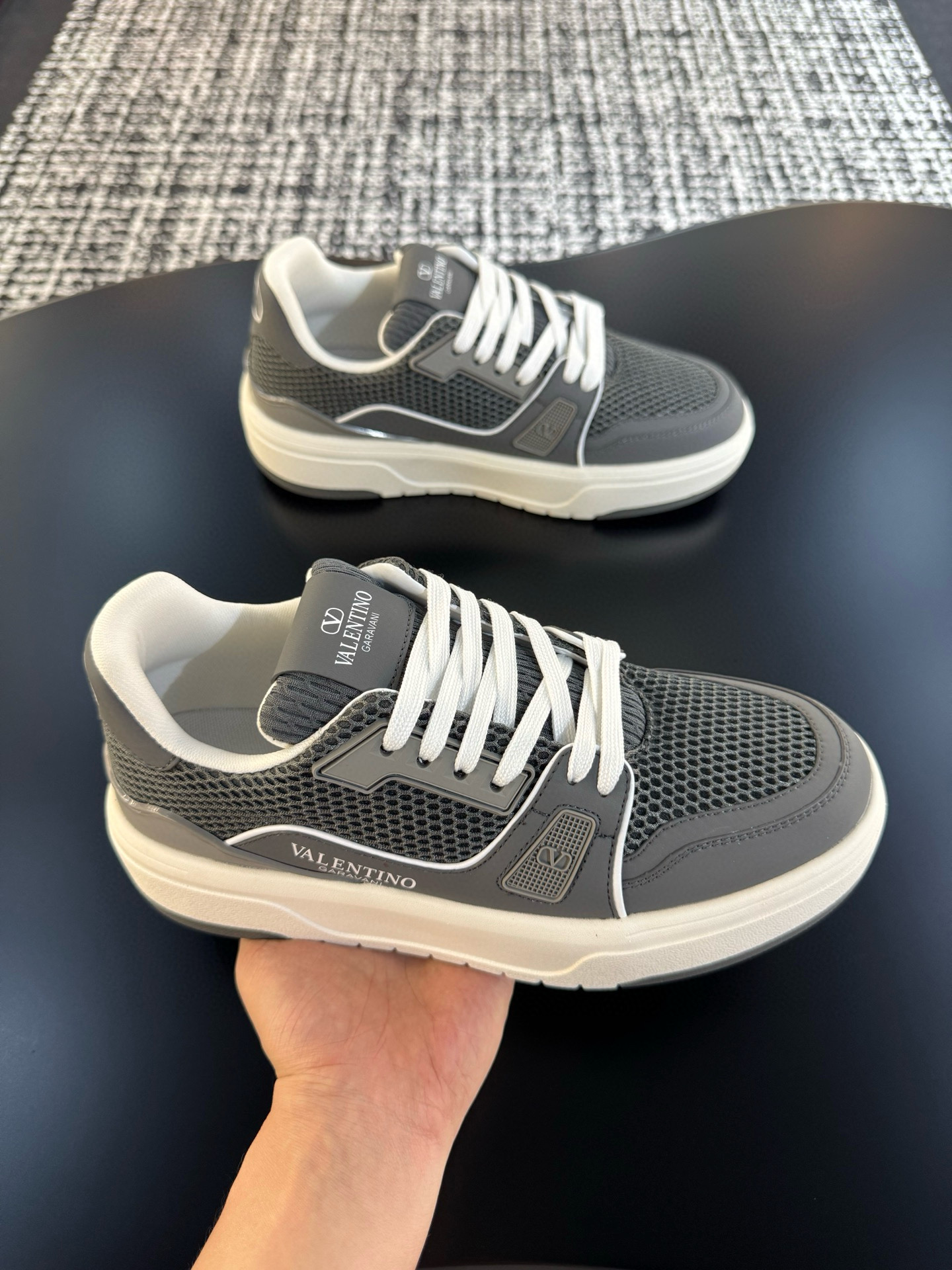 발렌티노 남녀공용 스니커즈 신발 운동화