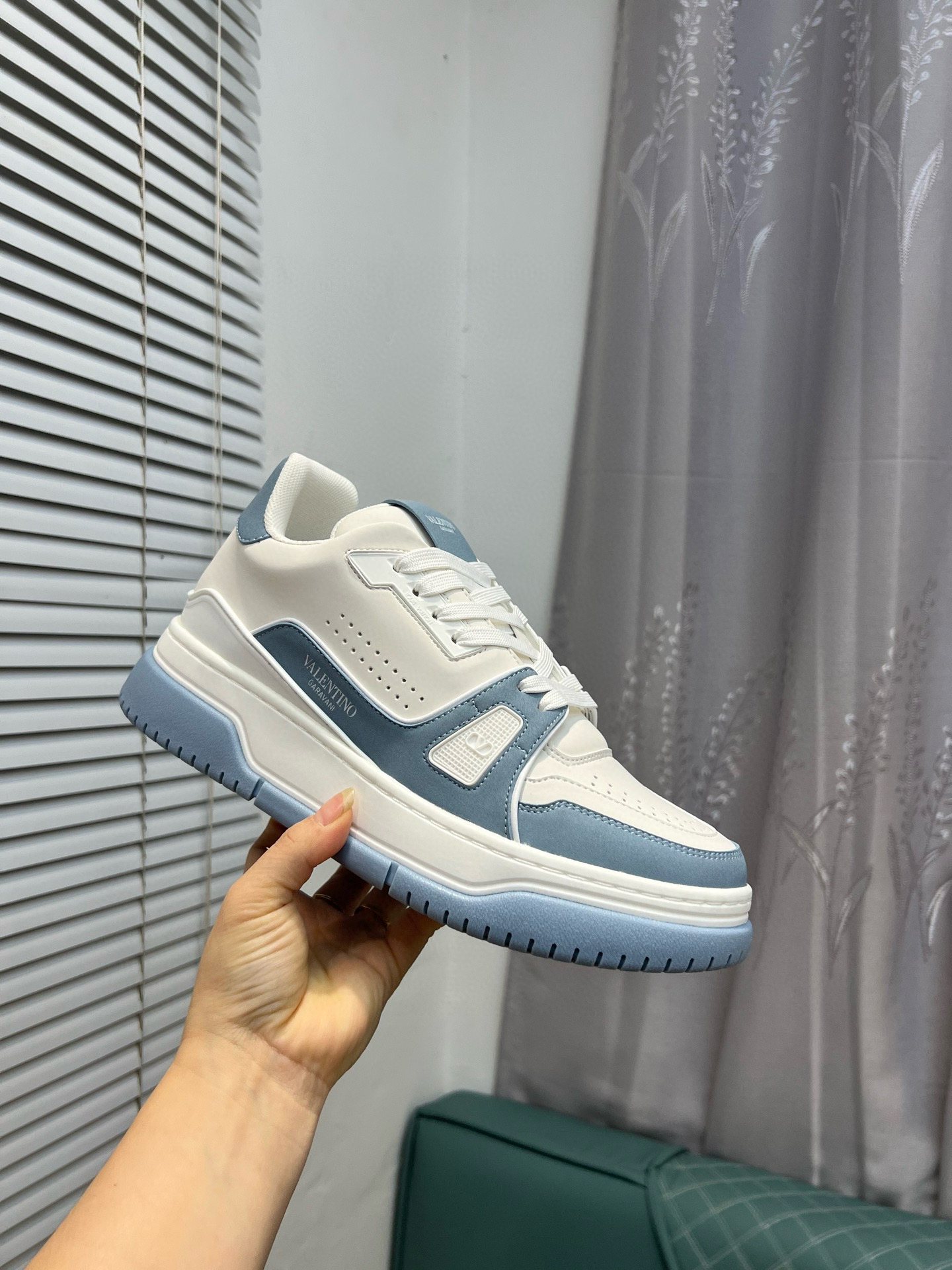 발렌티노 남녀공용 신발 운동화 스니커즈