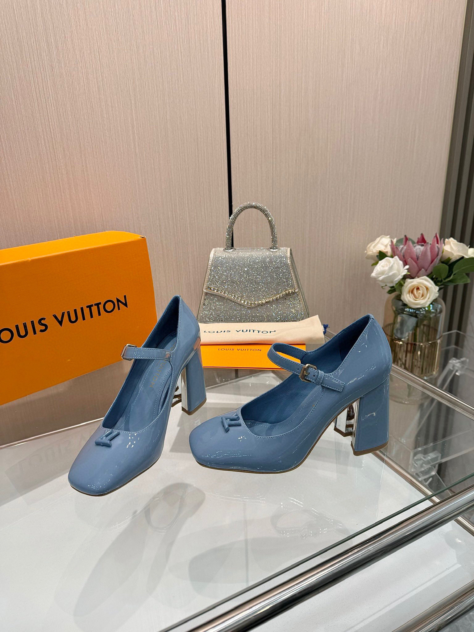 루이비통 여자 구두 8.5cm