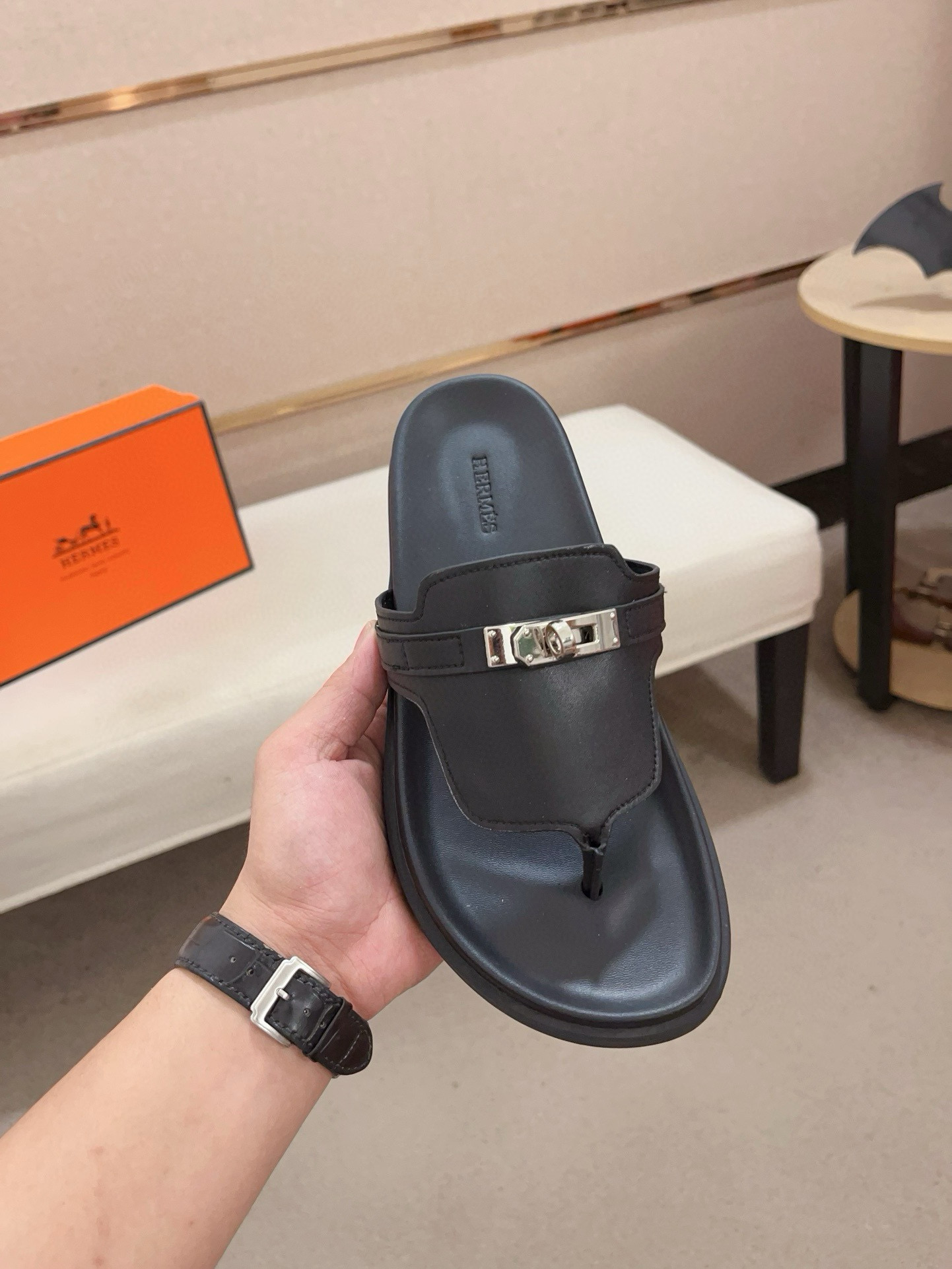 에르메스 남자 슬리퍼