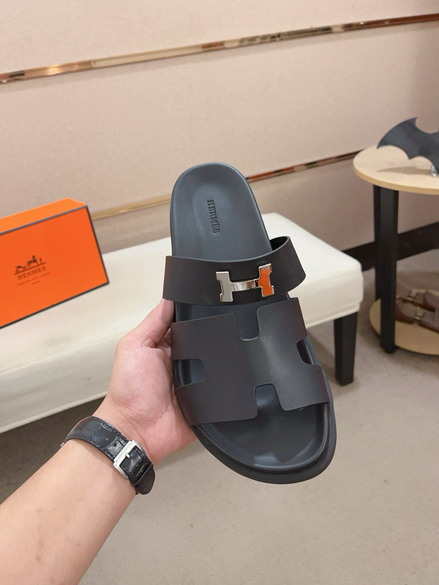 에르메스 남자 슬리퍼