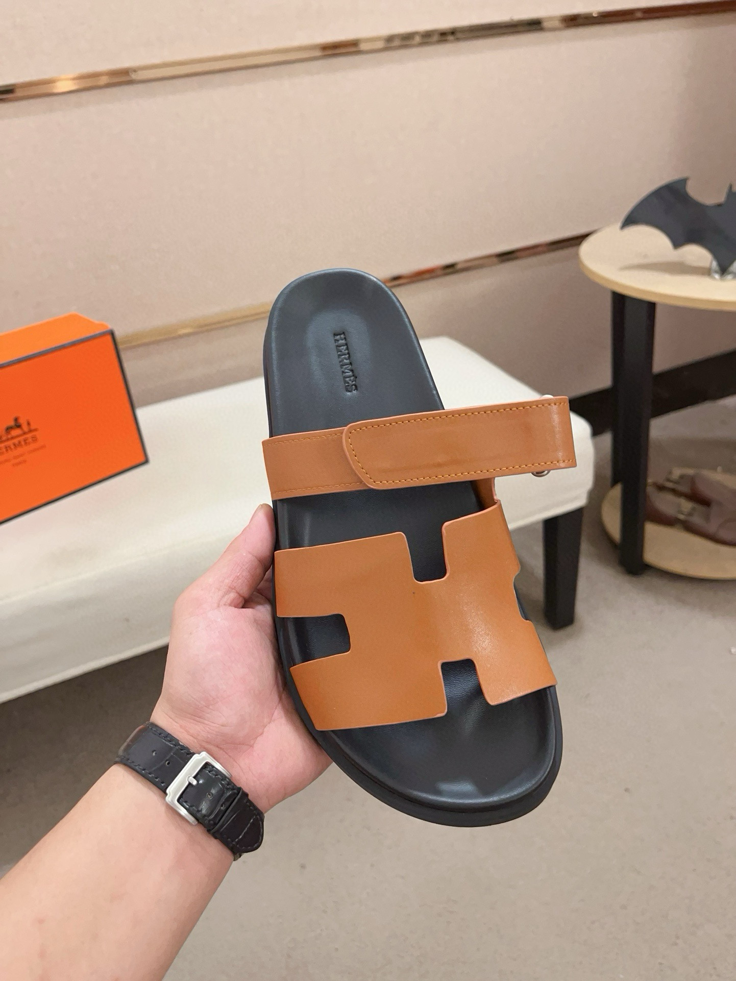 에르메스 남자 슬리퍼