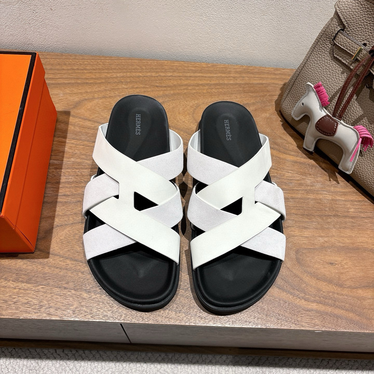 에르메스 남녀공용 슬리퍼