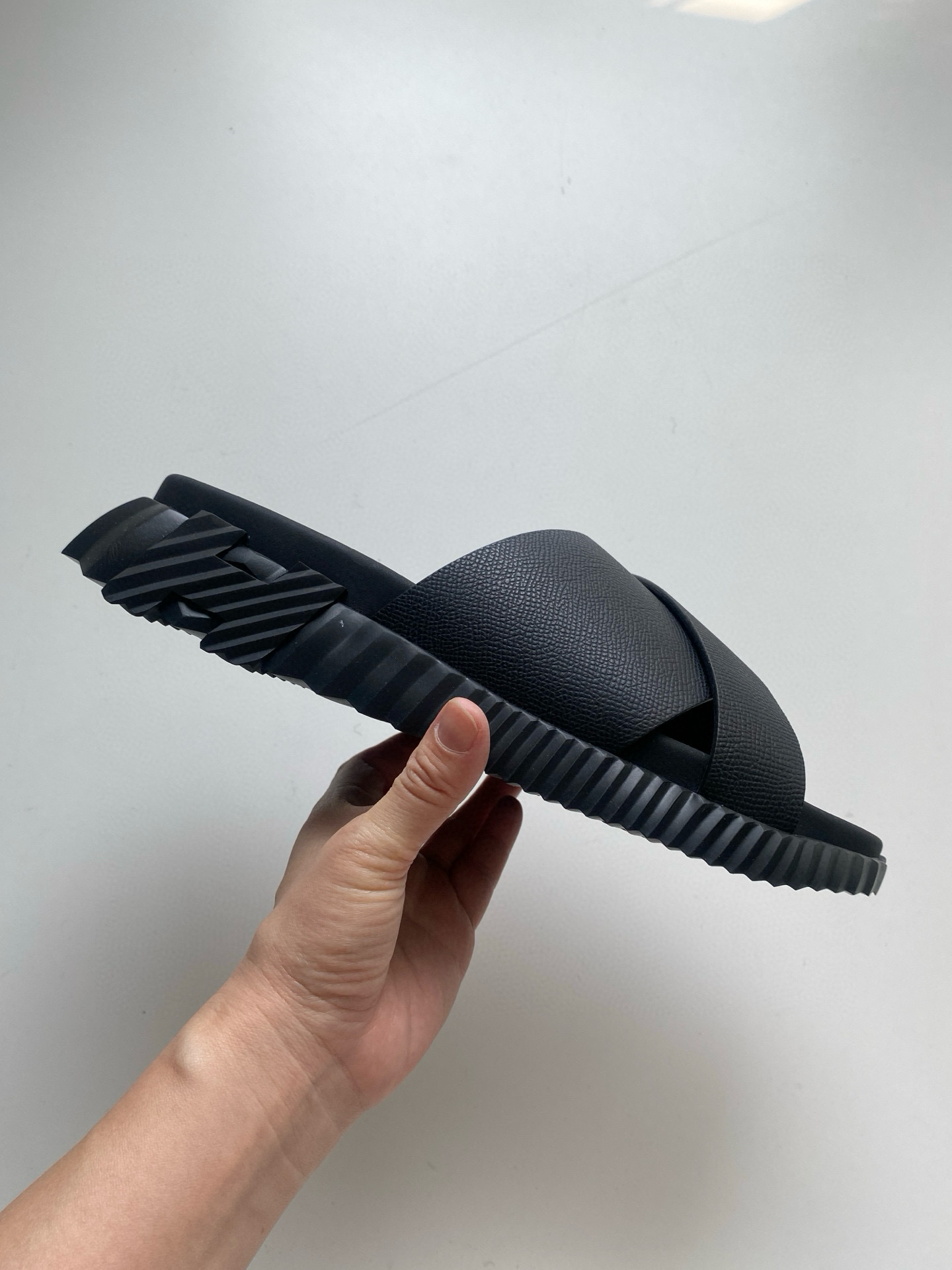 에르메스 남자 슬리퍼