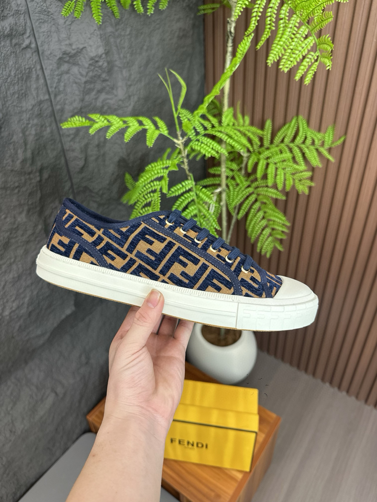 펜디 남녀공용 신발 운동화 스니커즈