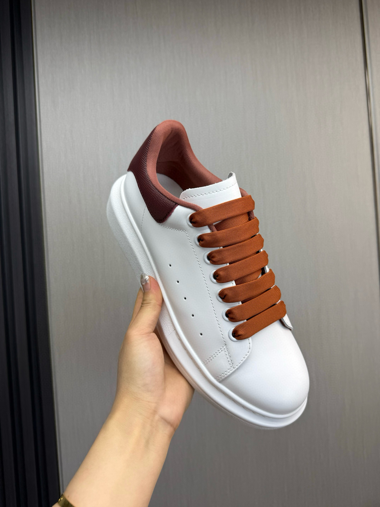 알렉산더 맥퀸 남녀공용 신발 운동화 스니커즈