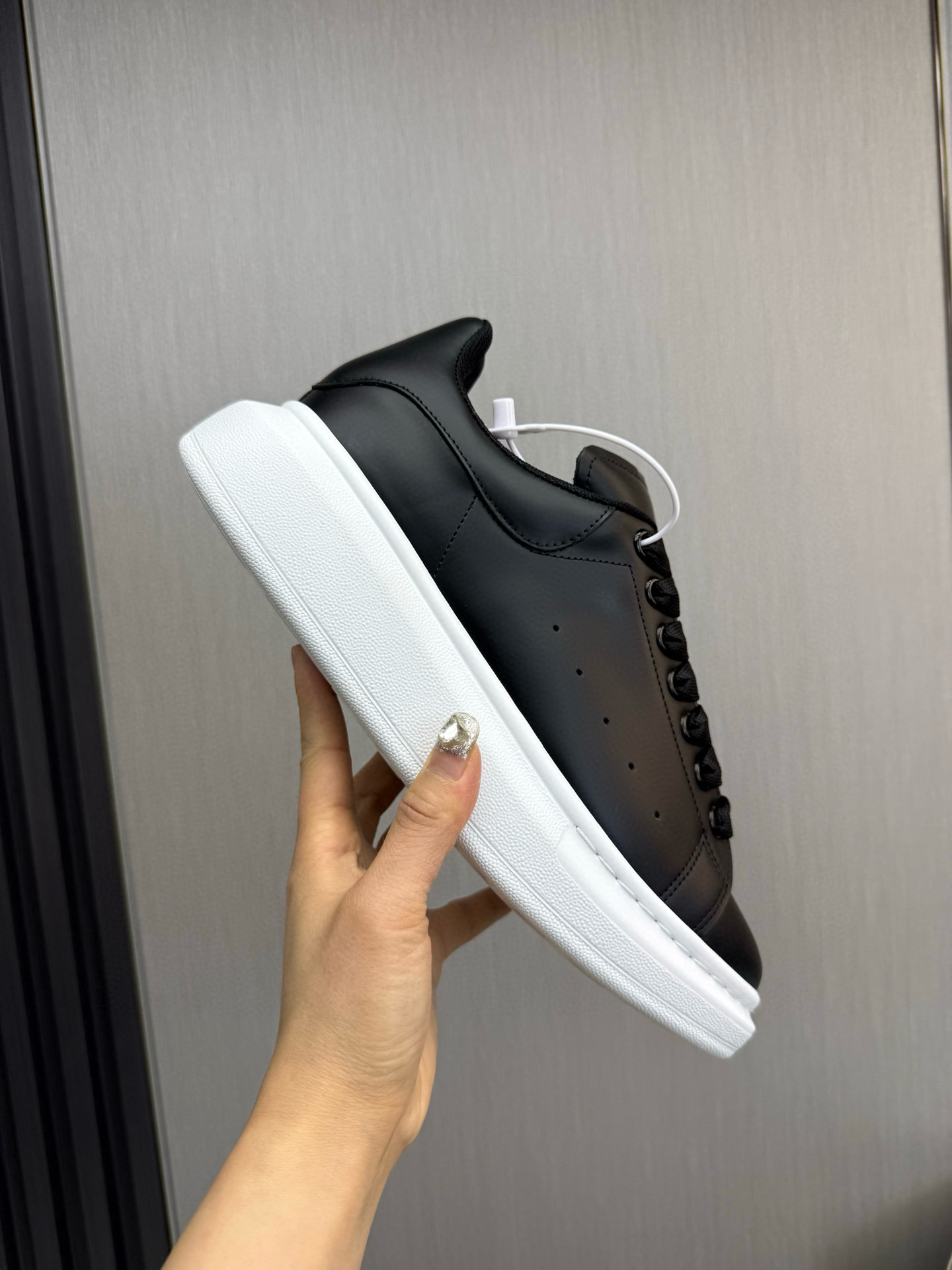 알렉산더 맥퀸 남녀공용 신발 운동화 스니커즈