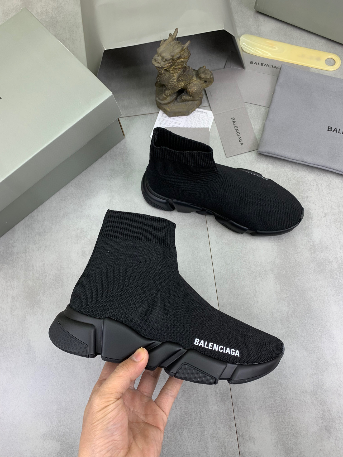 발렌시아가 스피드러너 남녀공용 신발 운동화