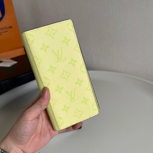 루이비통 남자 장지갑 M14110