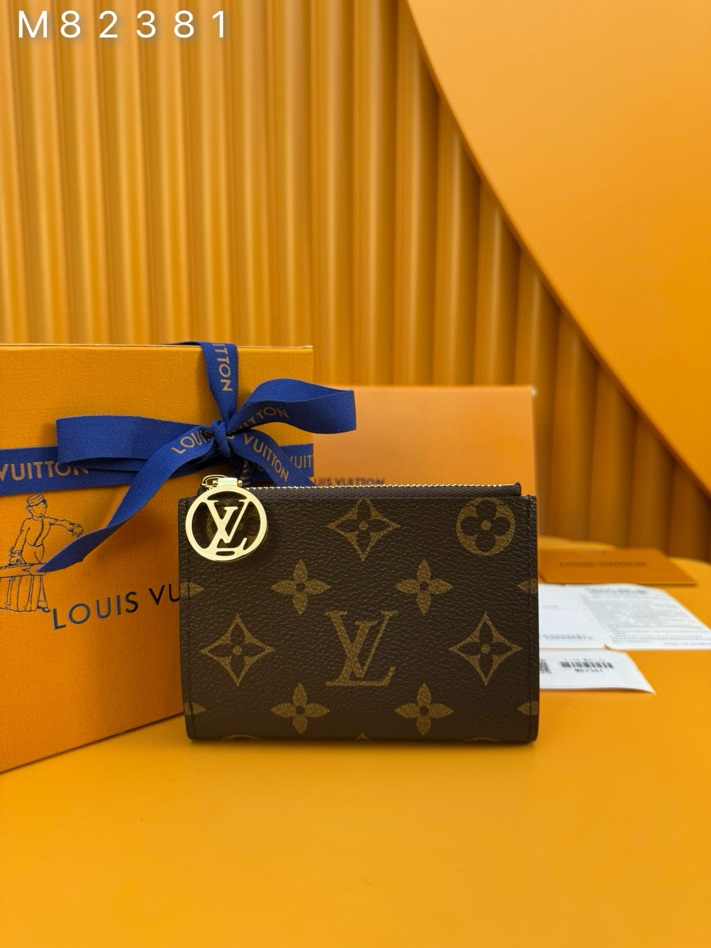 루이비통 여자 반지갑 M82381