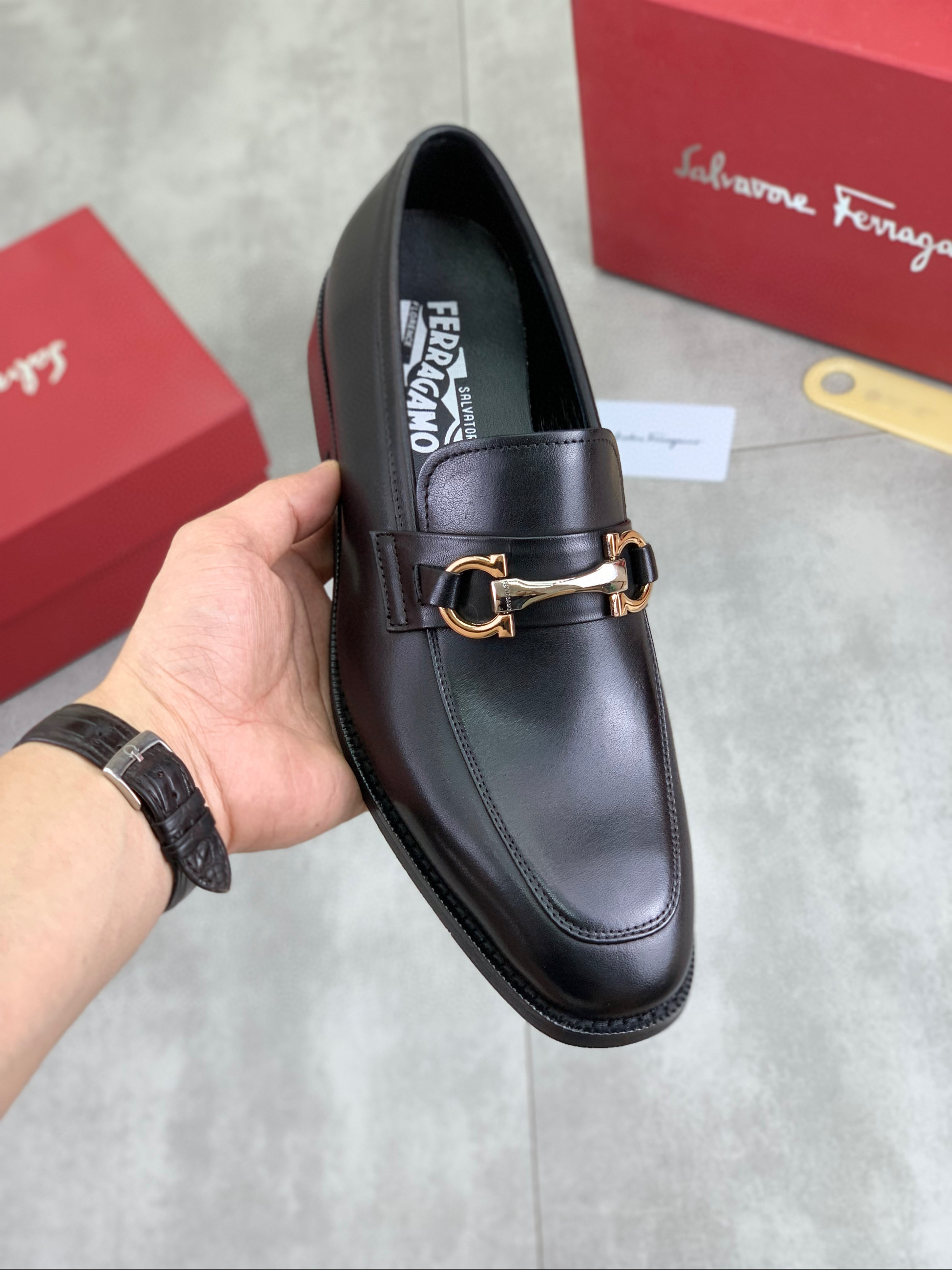 페라가모 남자 구두