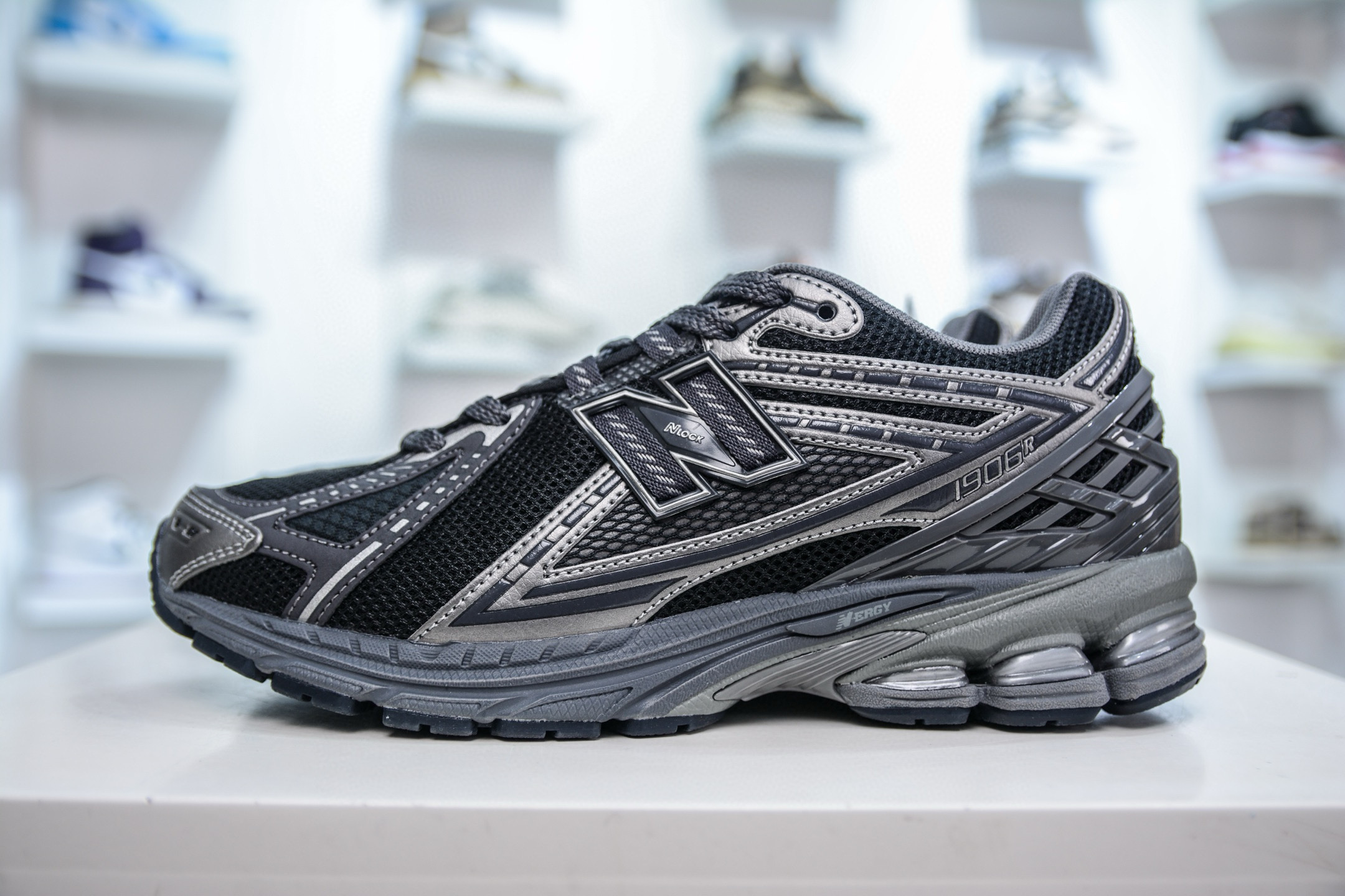 뉴발란스 1906 남녀공용 신발 운동화 스니커즈