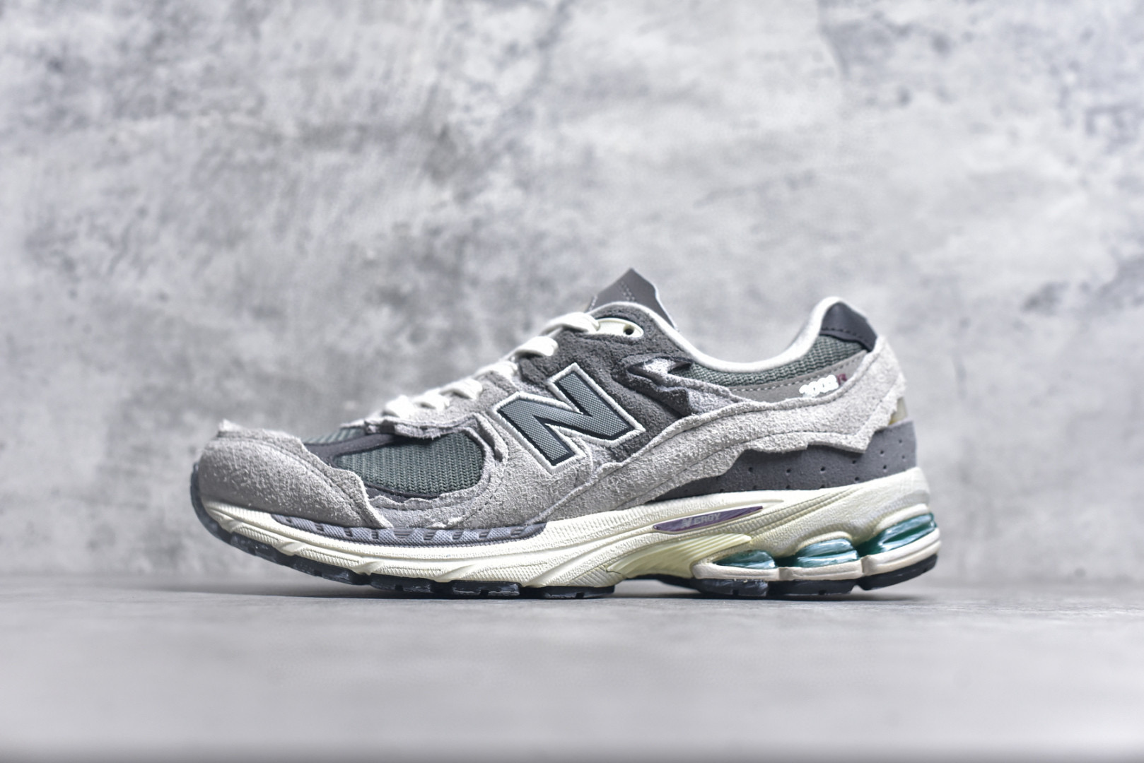 뉴발란스 2002 남녀공용 신발 운동화 스니커즈