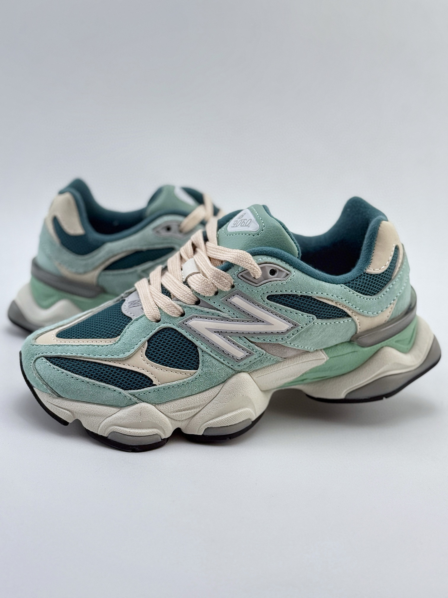 뉴발란스 9060 남녀공용 신발 운동화 스니커즈