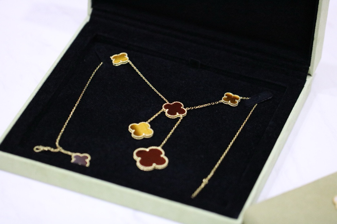 반클리프앤아펠 목걸이