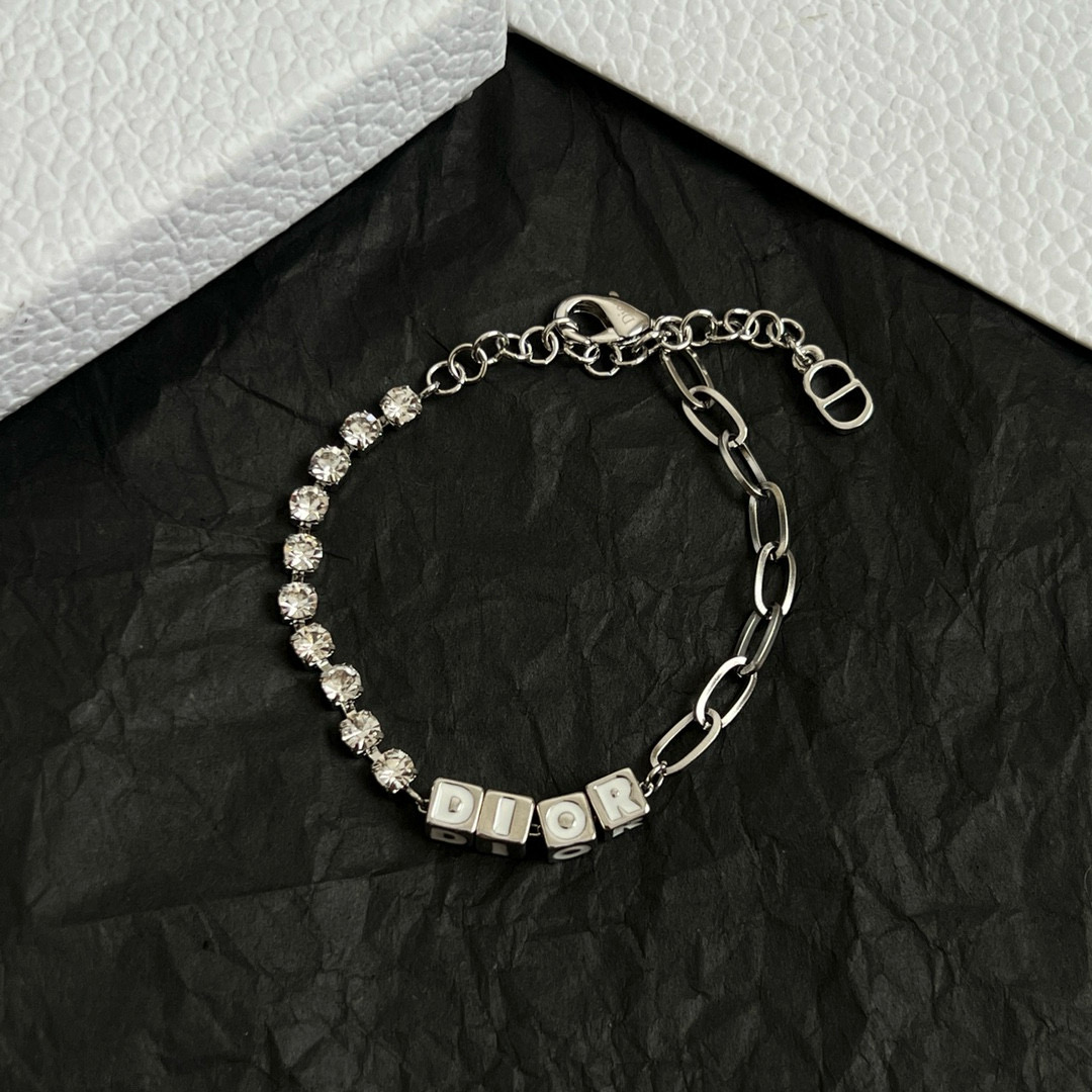 디올 팔찌