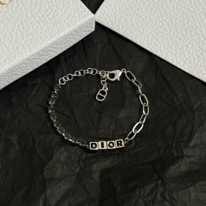 디올 팔찌
