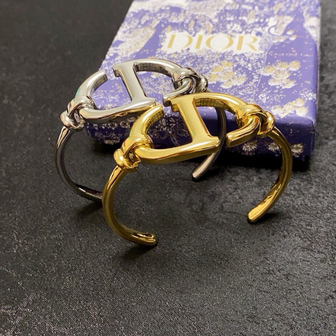 디올 팔찌