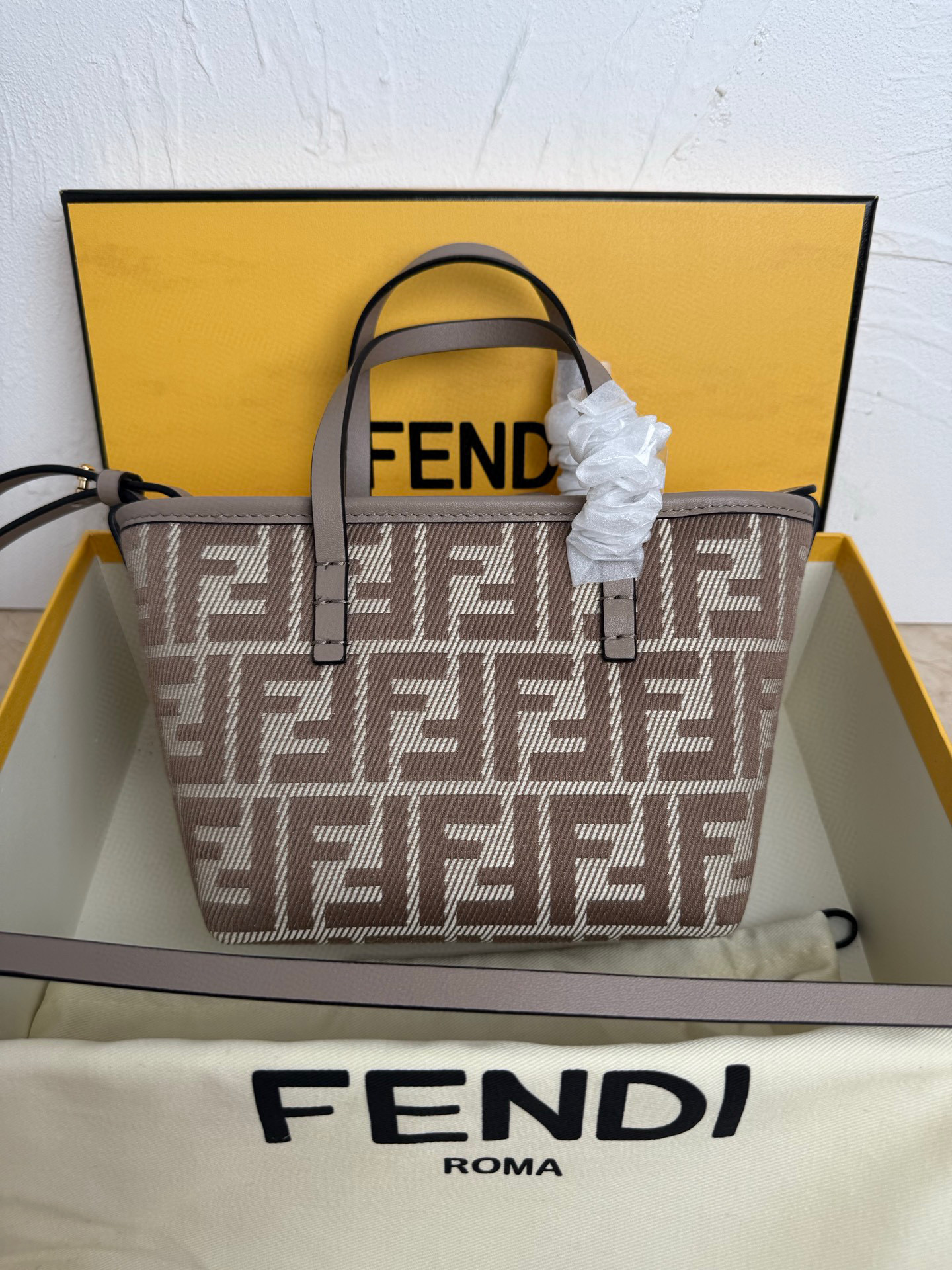 펜디 여자가방 8100