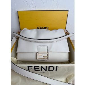 펜디 여자가방 8832