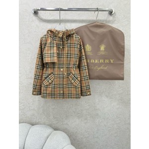 버버리 여자 자켓