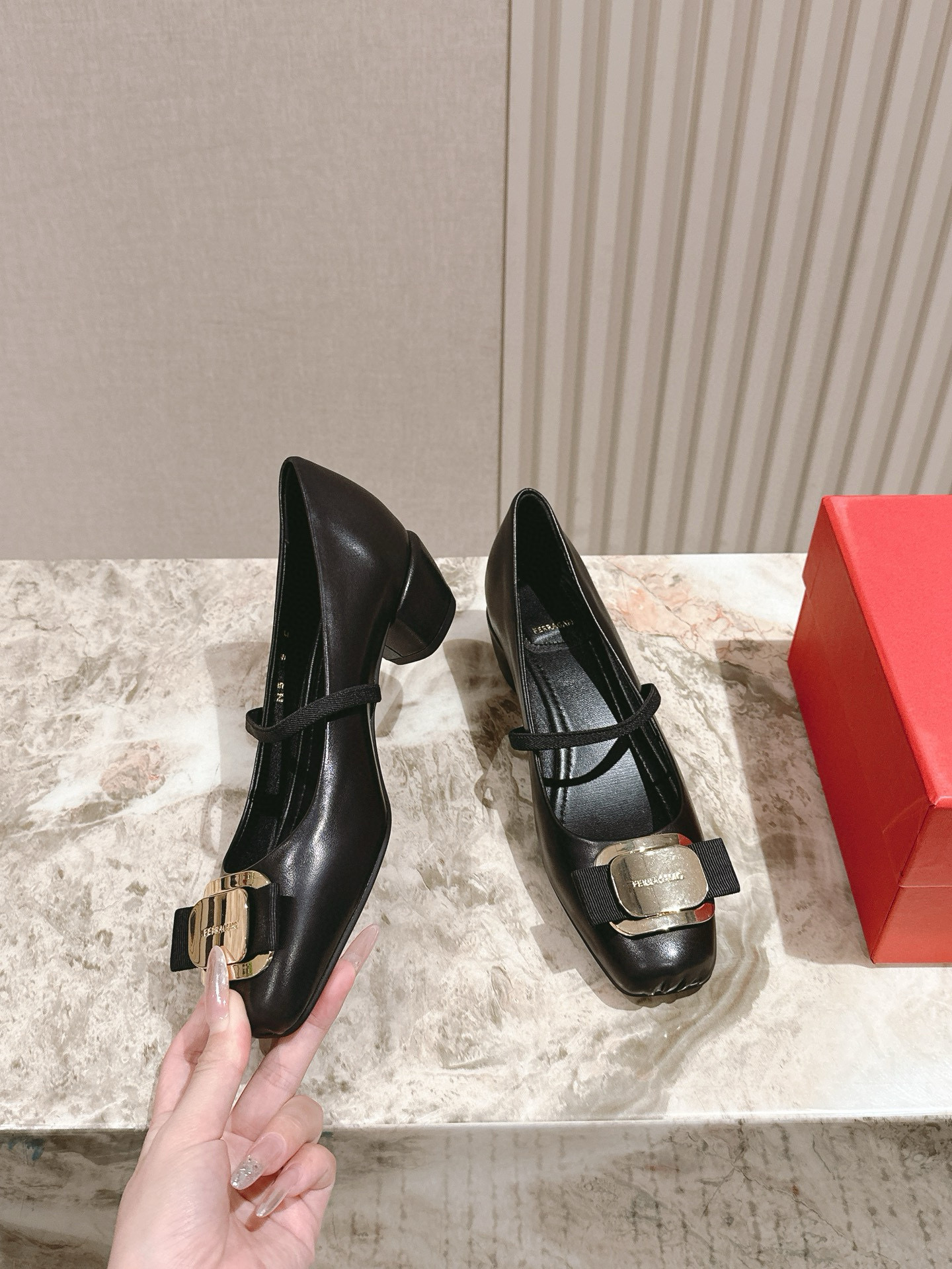 페라가모 여자 신발 구두