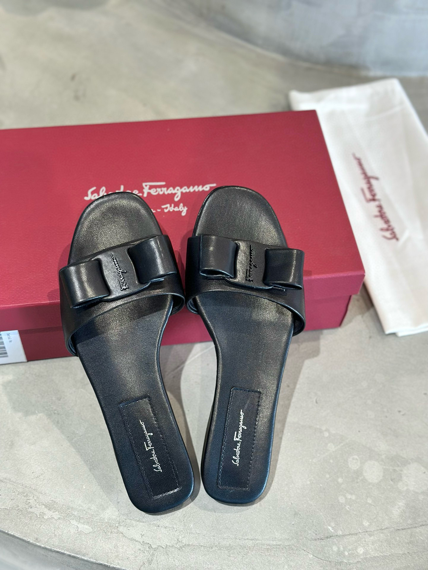 페라가모 여자 슬리퍼