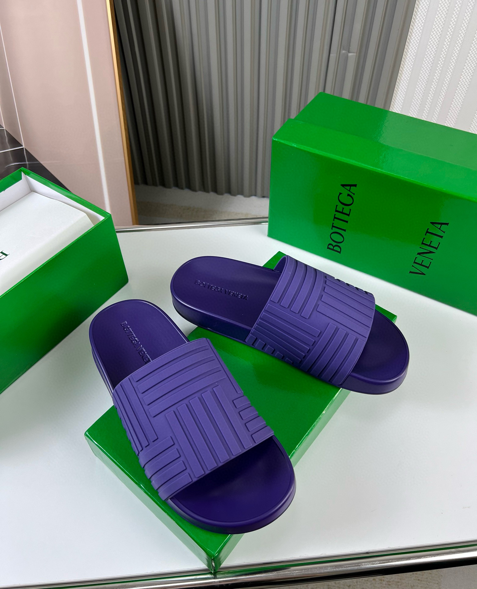보테가베네타 남녀공용 슬리퍼