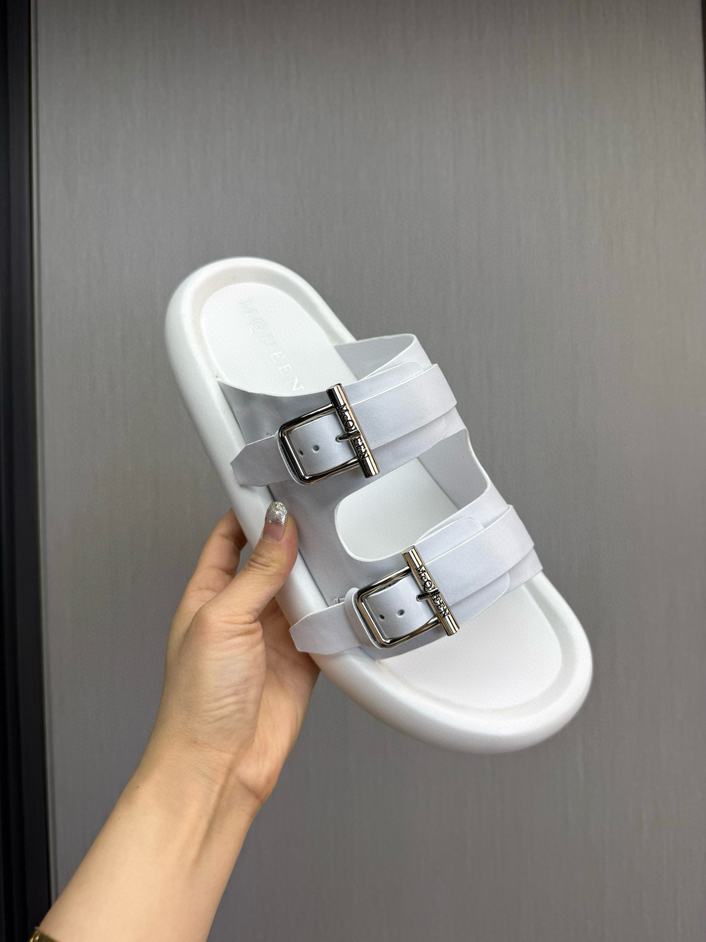 알렉산더 맥퀸 남자 슬리퍼