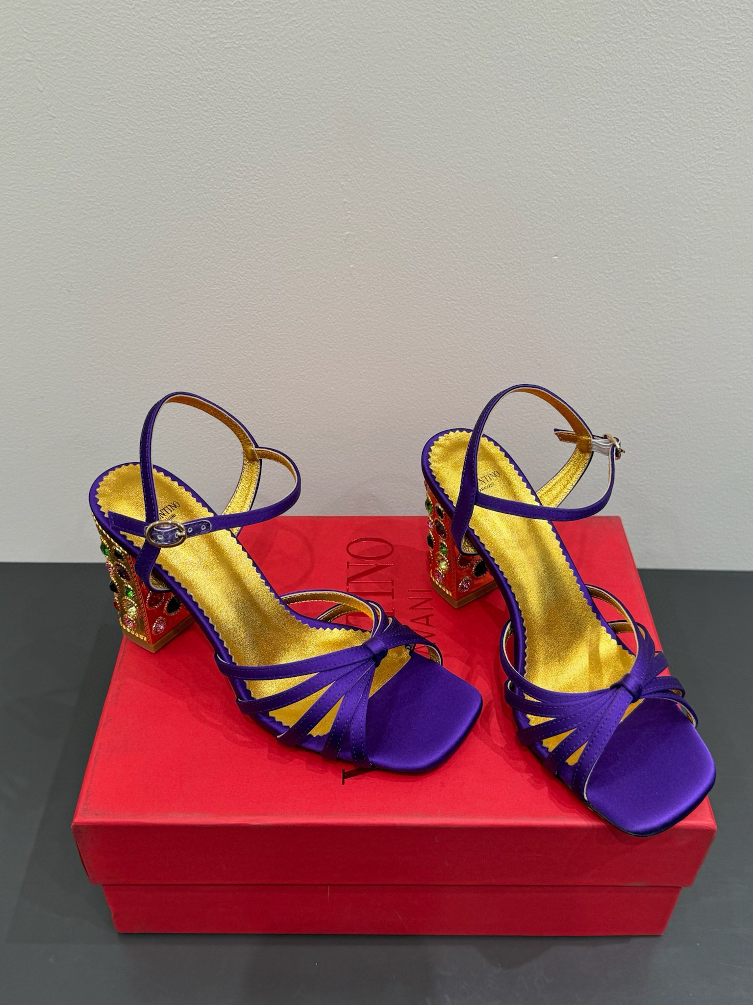 발렌티노 여자 샌들