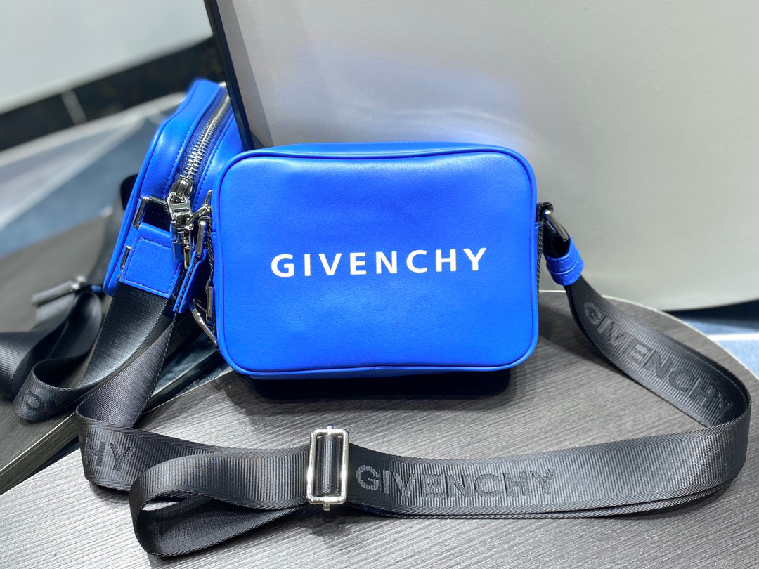 지방시 남자가방