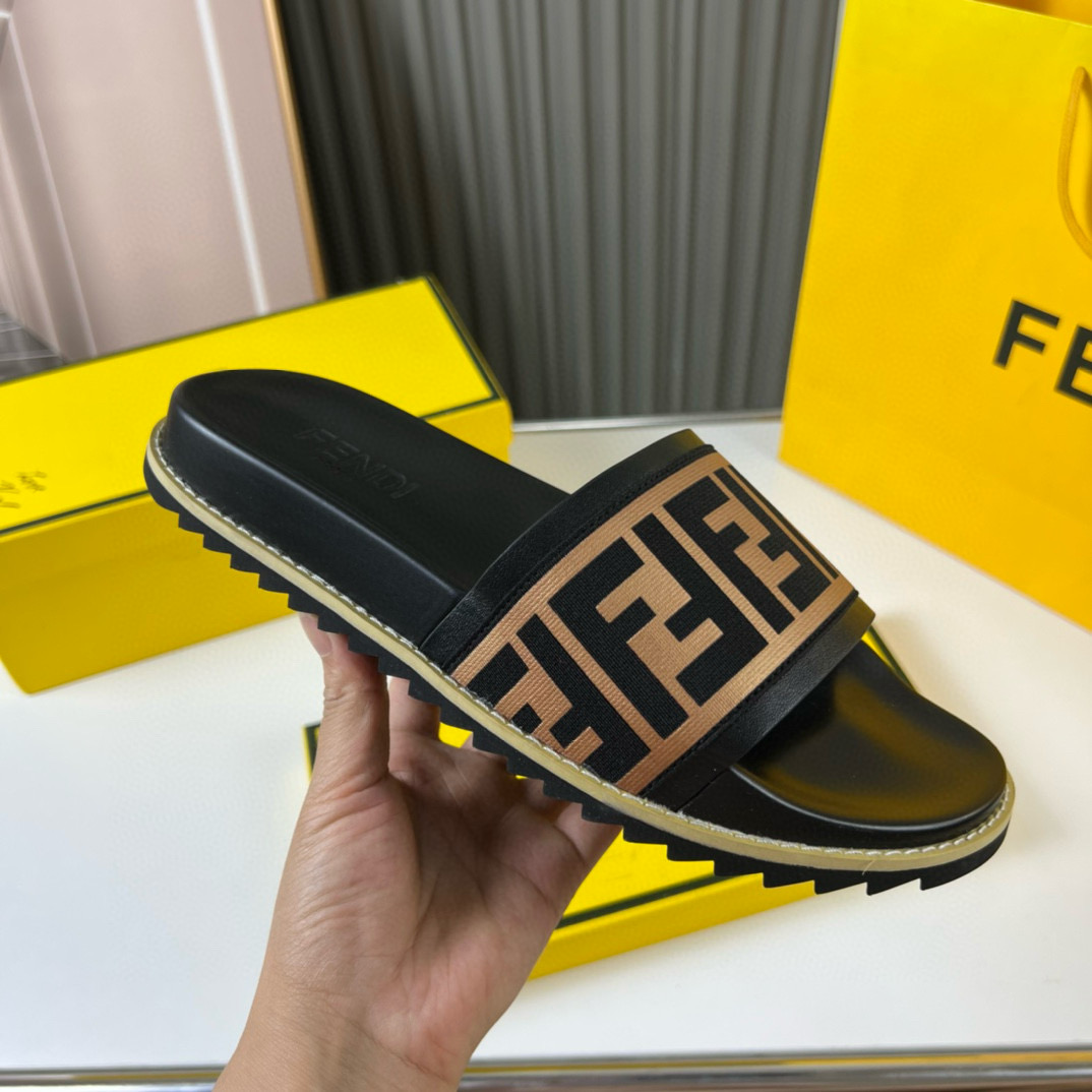 펜디 남자 슬리퍼