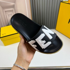 펜디 남자 슬리퍼