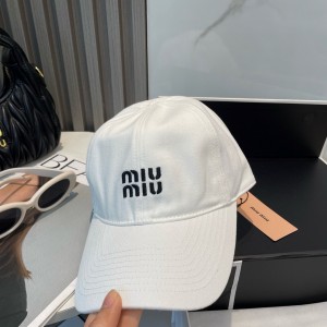 미우미우 모자