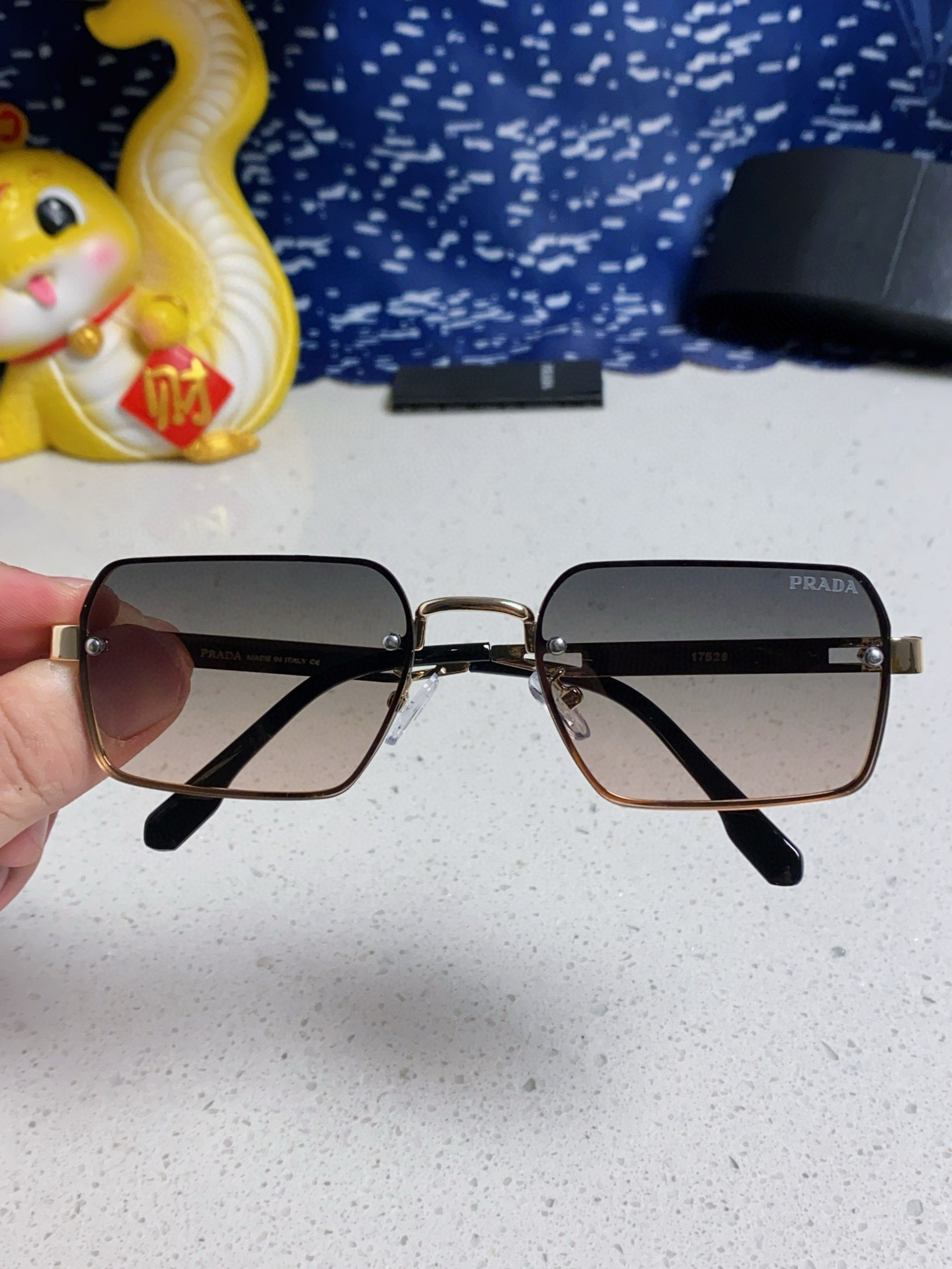 프라다 선글라스