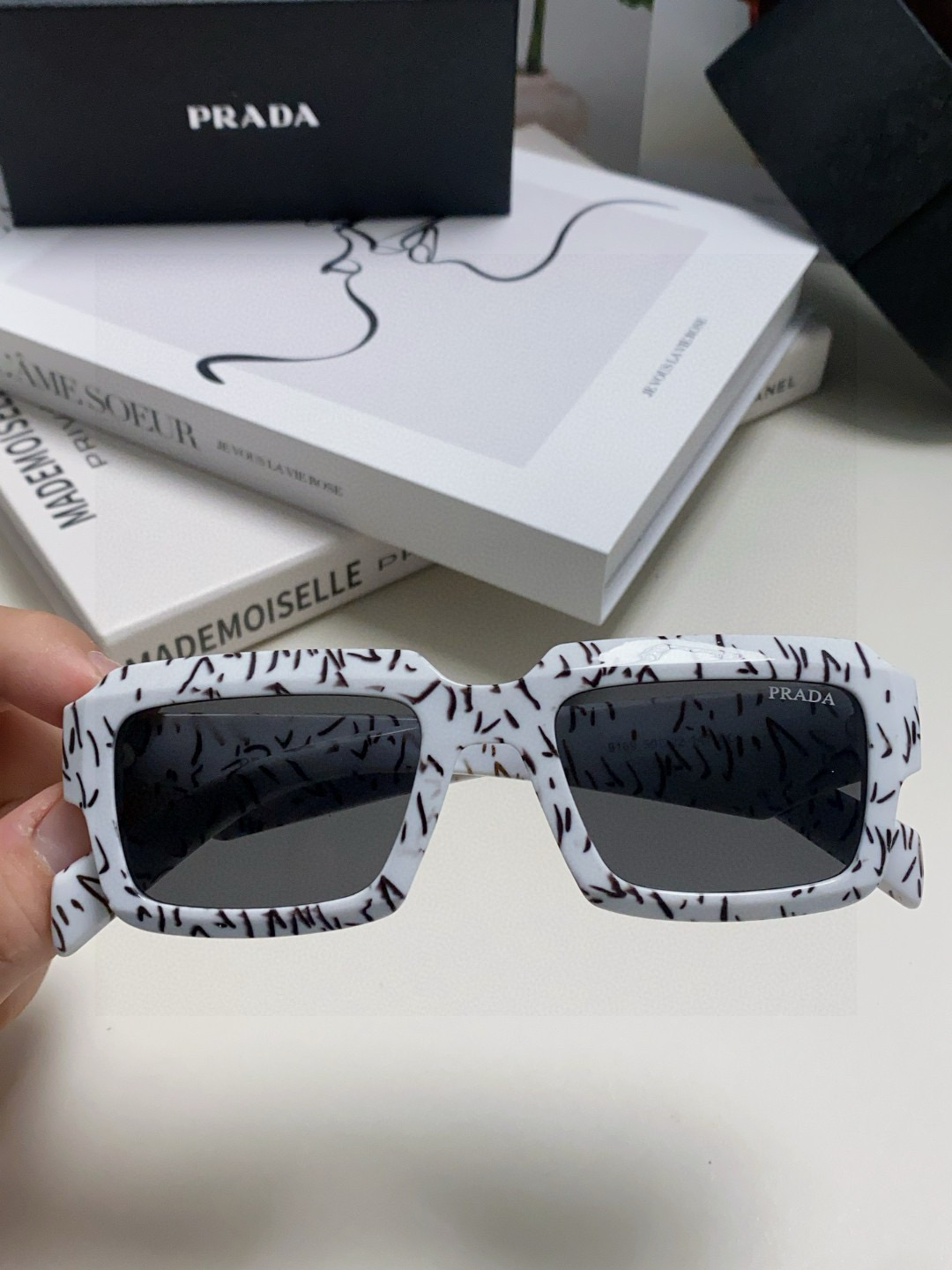 프라다 선글라스